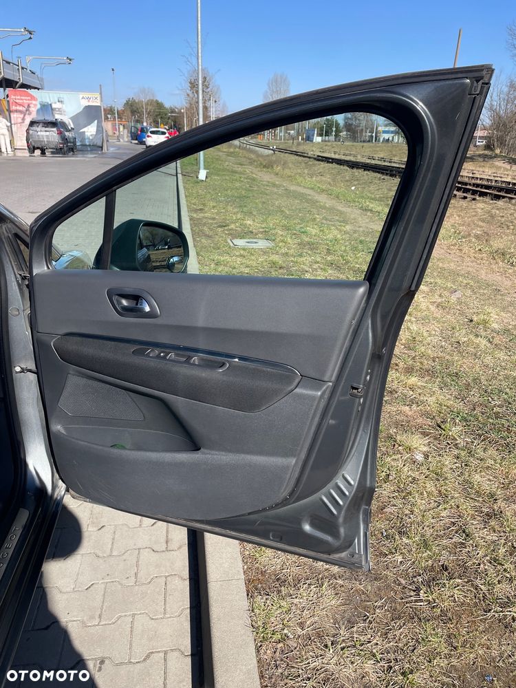 Peugeot 5008 1.6 HDi Premium - 21