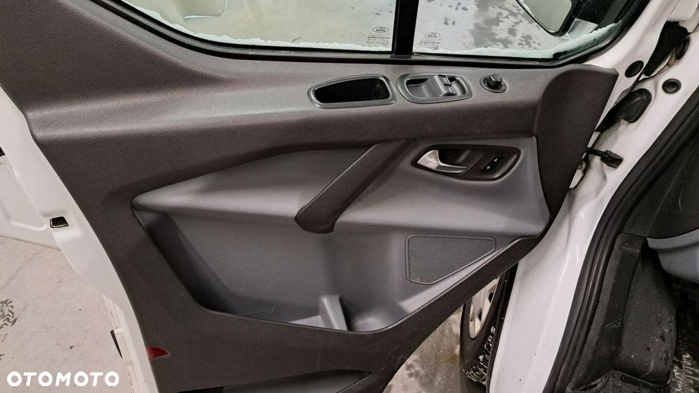 Ford Transit Custom - 8