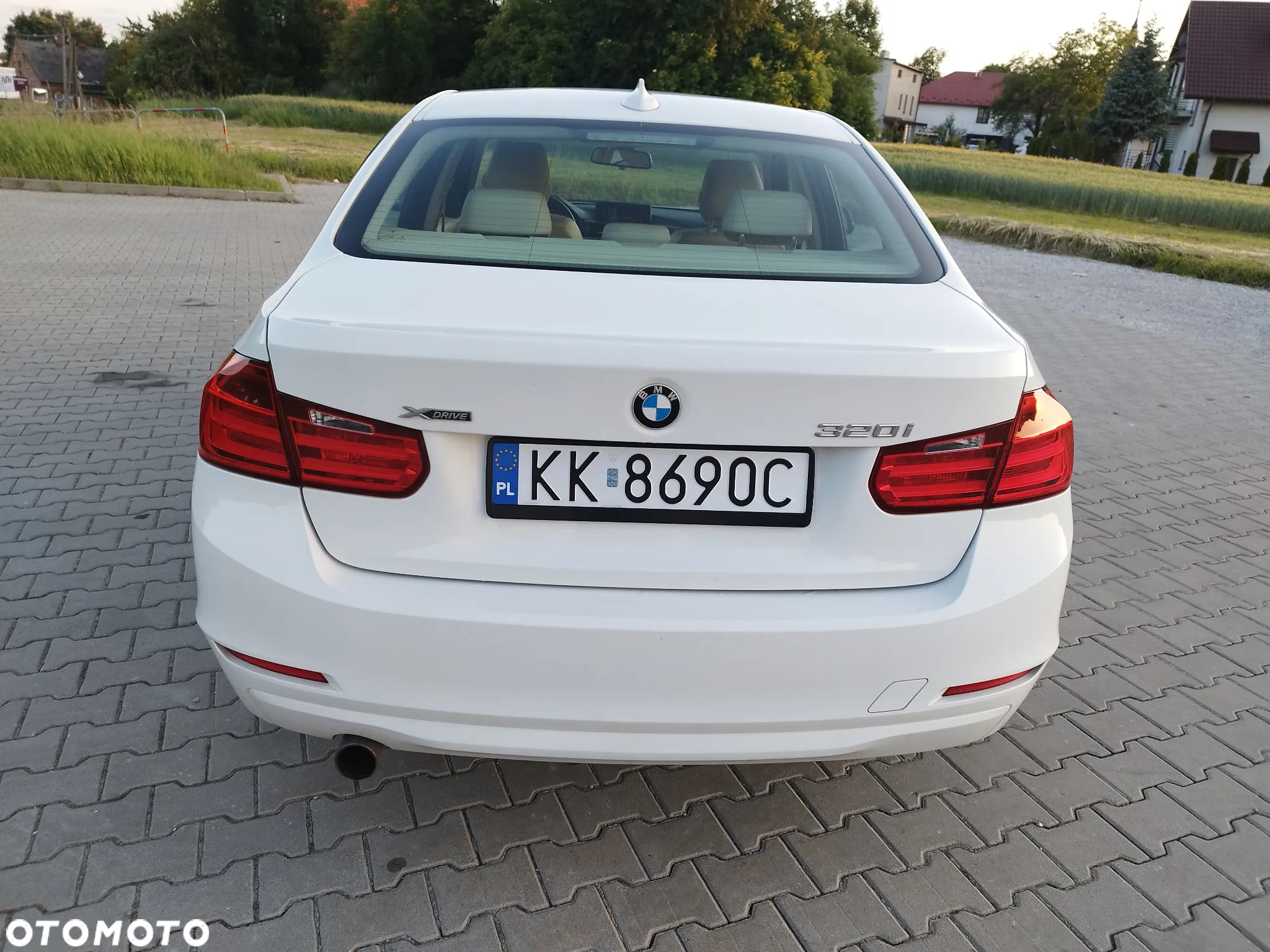 BMW Seria 3 320i xDrive - 10