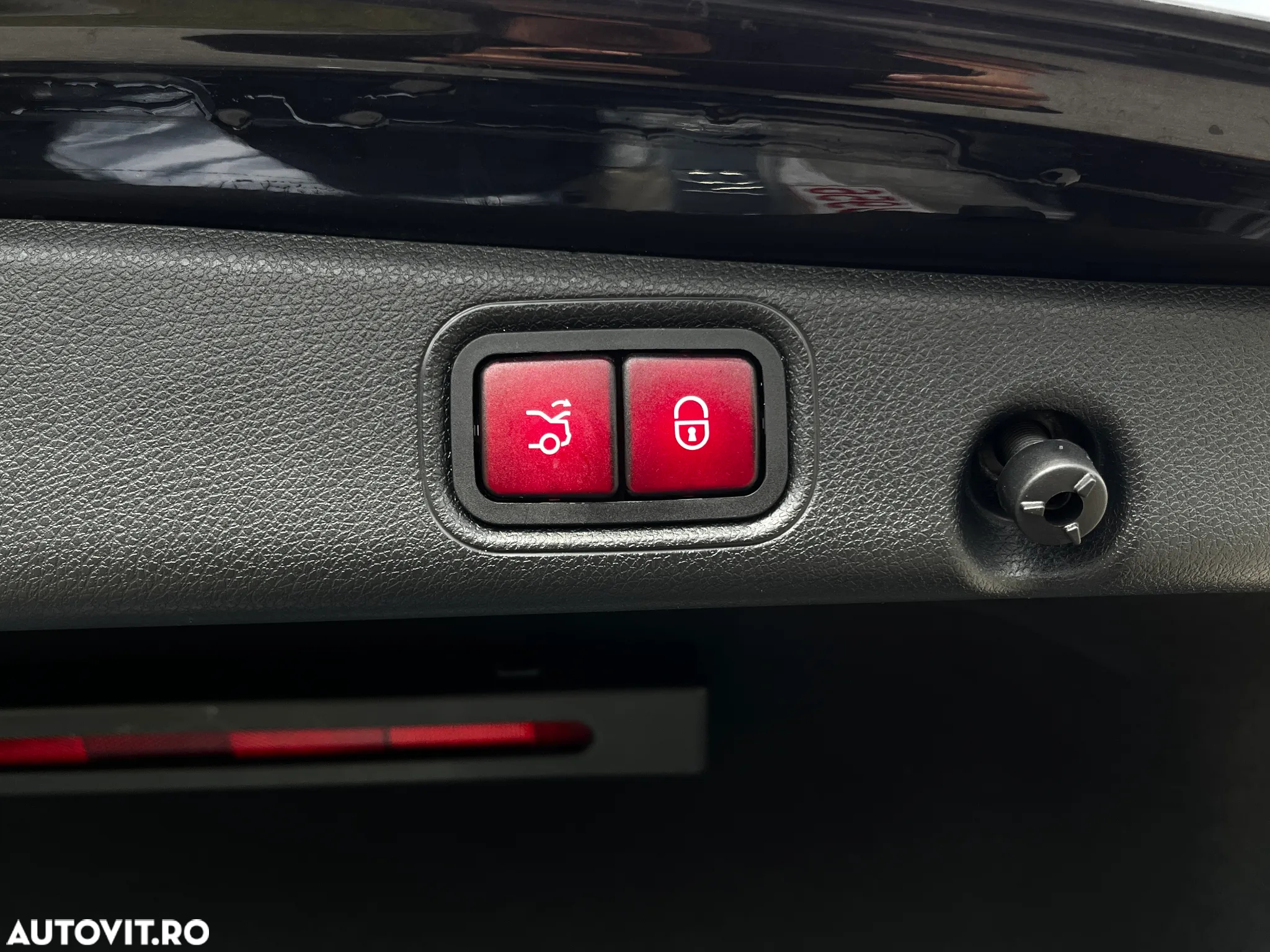 Mercedes-Benz E 300 9G-TRONIC Exclusive - 33