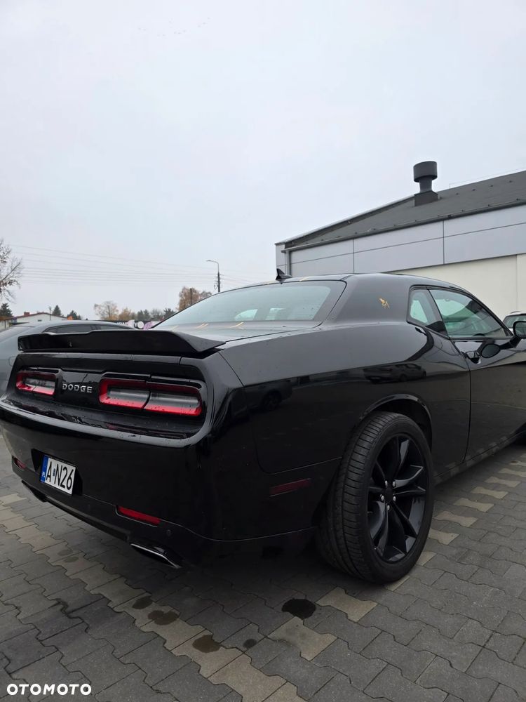 Dodge Challenger - 25