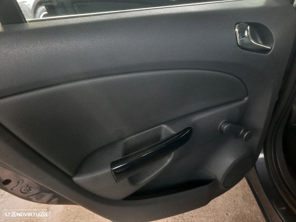 Opel Corsa 1.2 Cosmo Easytronic - 21