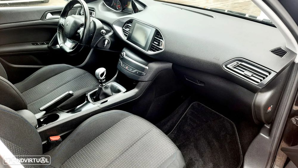Peugeot 308 SW 1.5 BlueHDi Style - 22