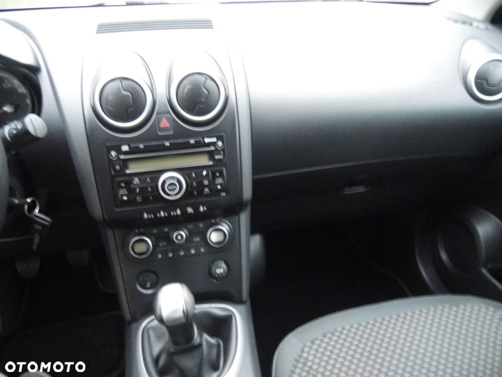 Nissan Qashqai 1.6 visia - 31