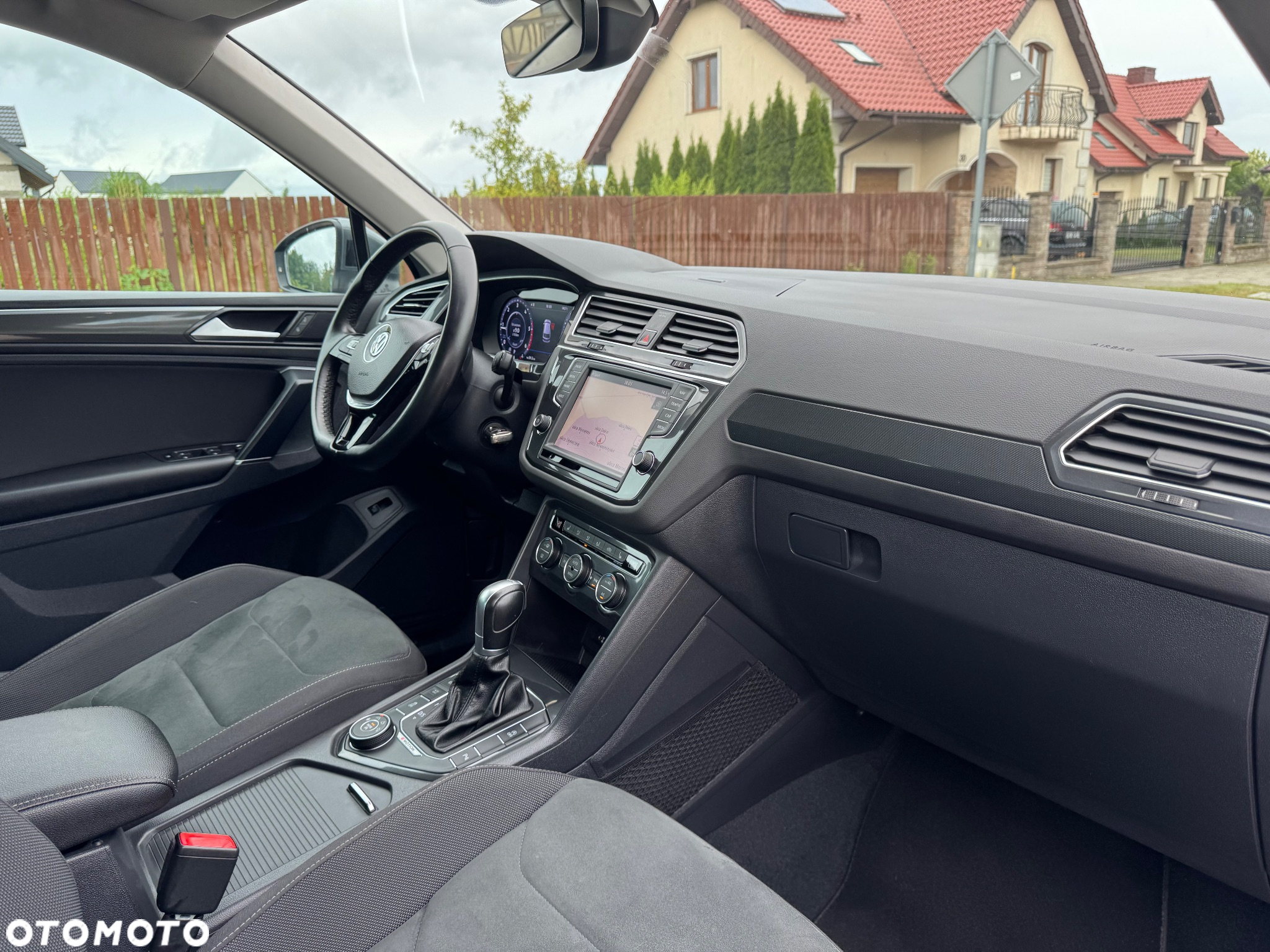 Volkswagen Tiguan - 32