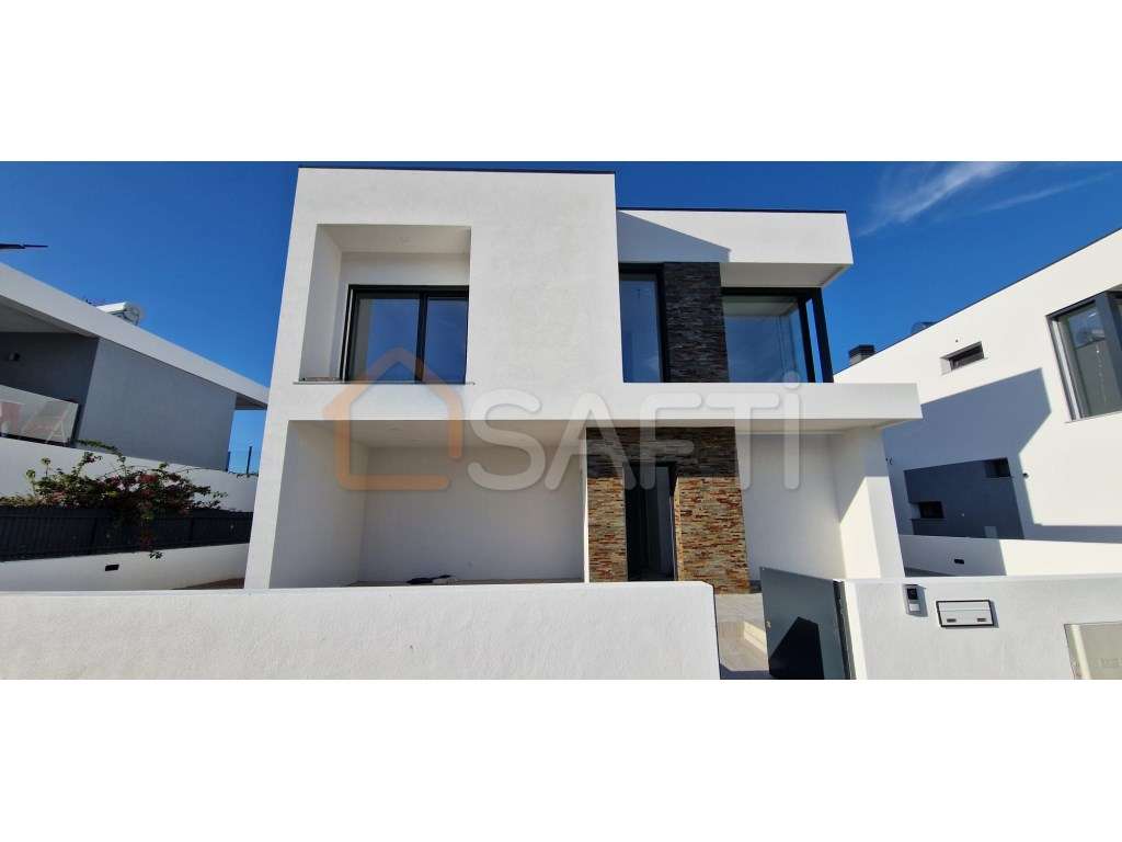 Moradia Geminada T3 com Piscina e Garagem (já está pronta) - Grande imagem: 2/26