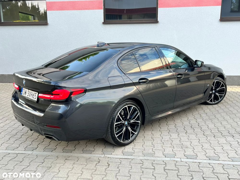 BMW Seria 5 530d xDrive mHEV M Sport sport - 4
