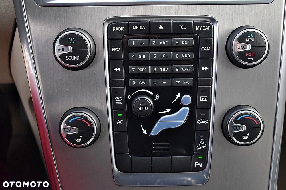 Volvo XC 60 2.4D AWD Summum - 24