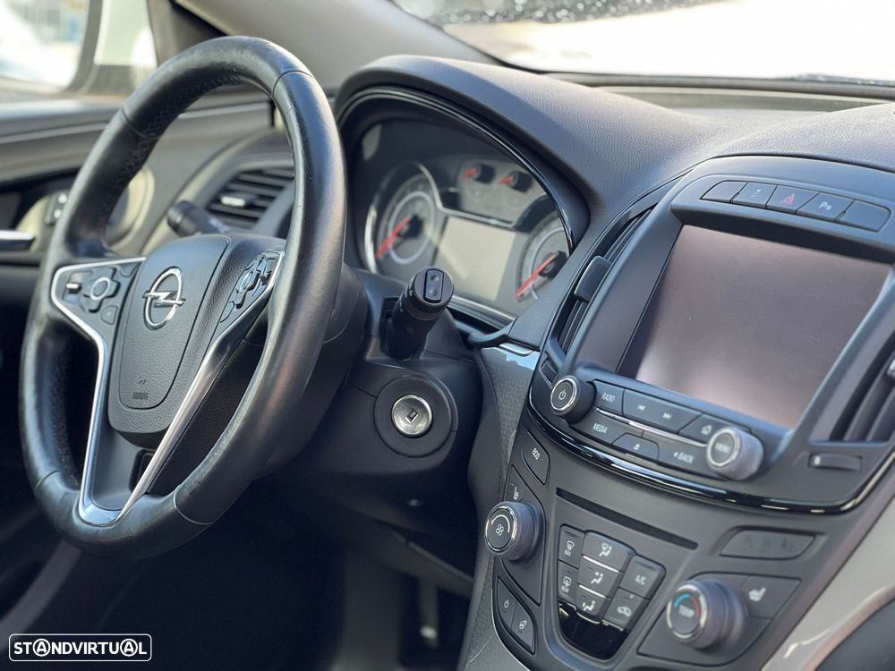 Opel Insignia Sports Tourer - 12