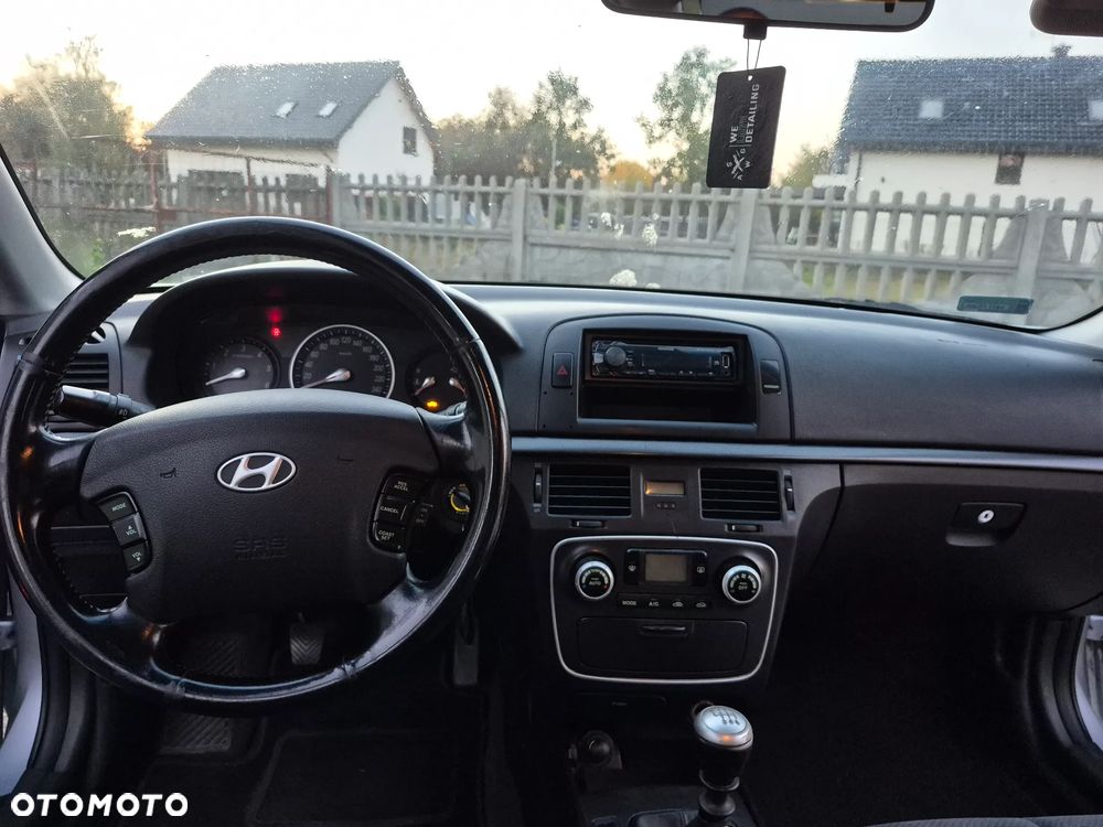 Hyundai Sonata - 11