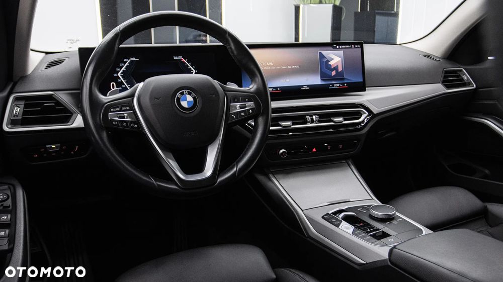 BMW Seria 3 318i M Sport sport - 14