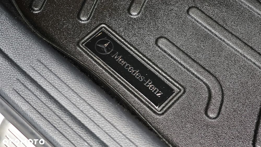 Mercedes-Benz GLA 220 d 4-Matic AMG Line - 37