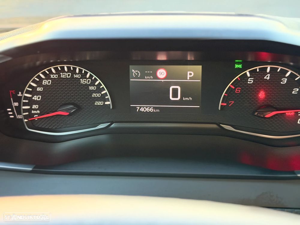 Peugeot 2008 1.2 PureTech Active Pack EAT8 - 7