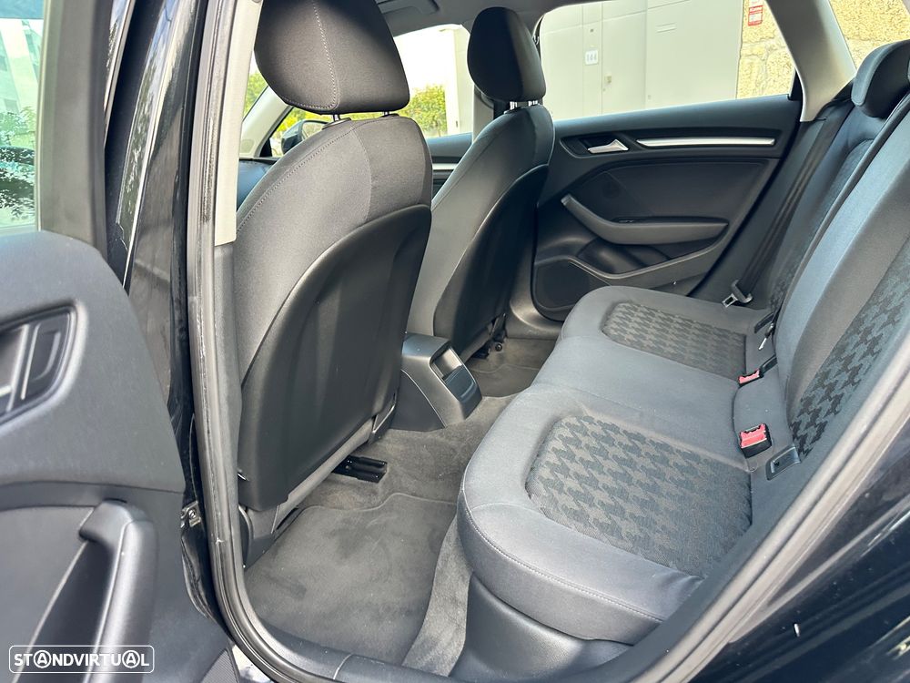 Audi A3 Sportback 1.6 TDI Attraction S tronic - 27