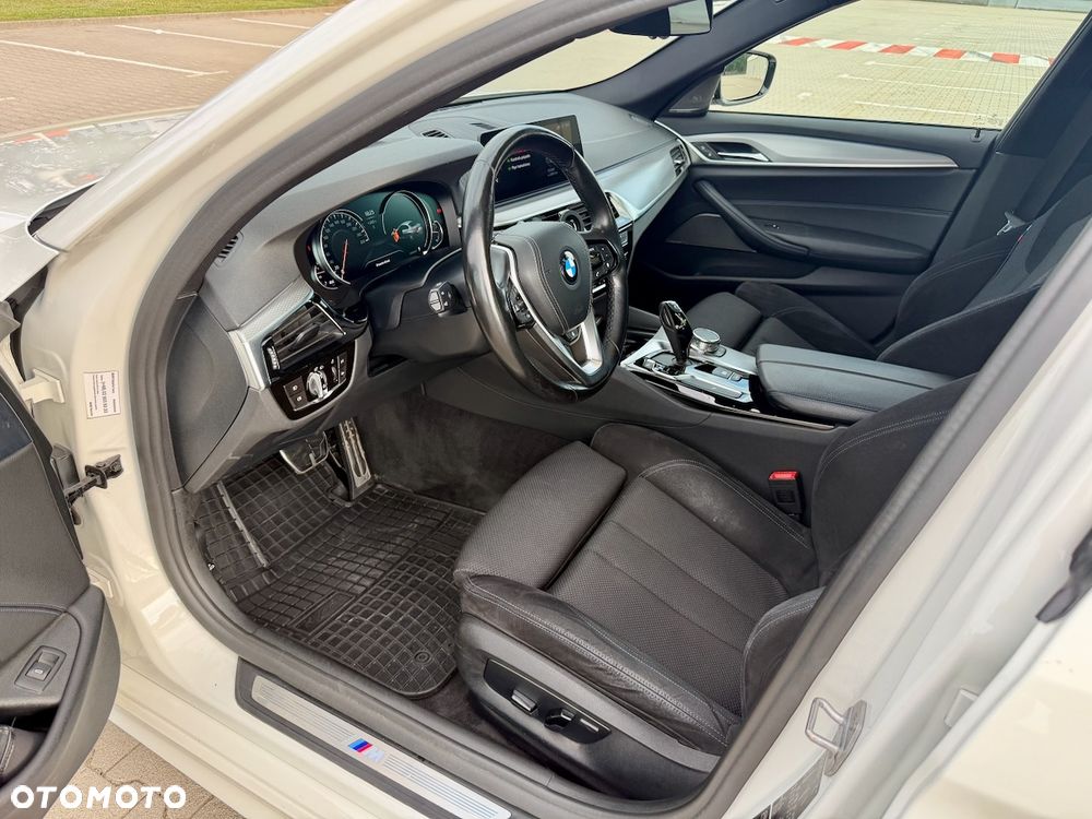 BMW Seria 5 540i xDrive M Sport sport - 32