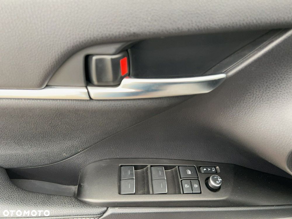 Toyota Camry - 12