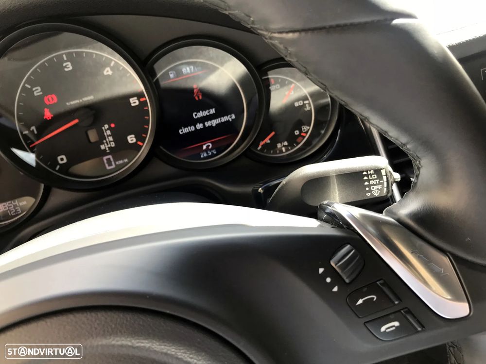 Porsche Panamera 3.0 V6 - 12