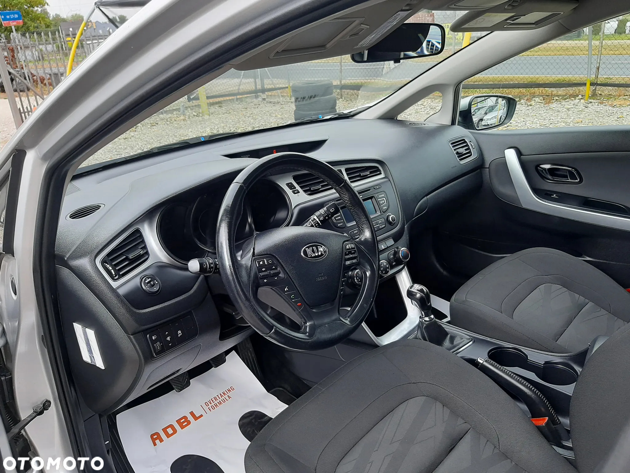 Kia Ceed 1.6 GDI SW Dream-Team Edition - 14