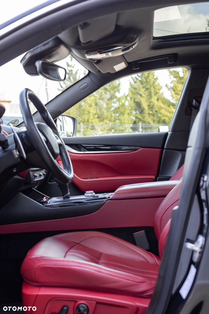 Maserati Levante S Granlusso - 15