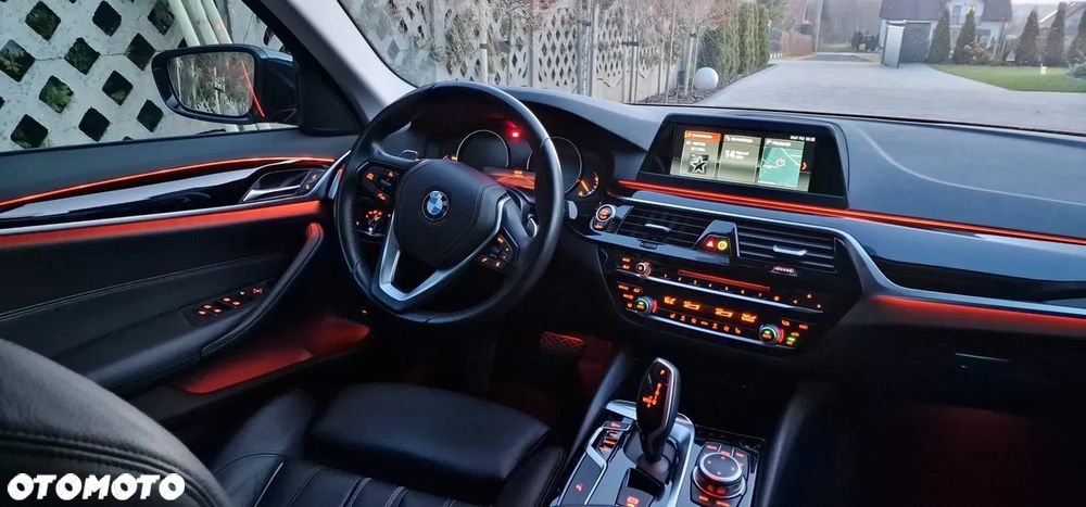 BMW Seria 5 520d Luxury Line sport - 10
