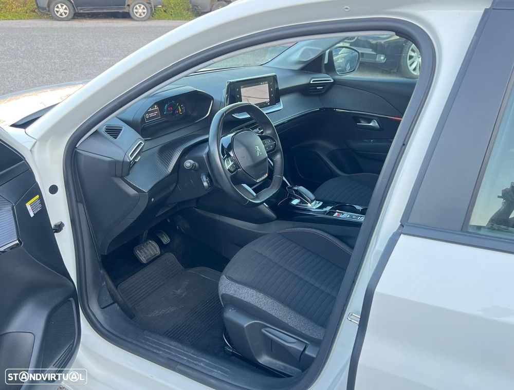 Peugeot e-208 - 9