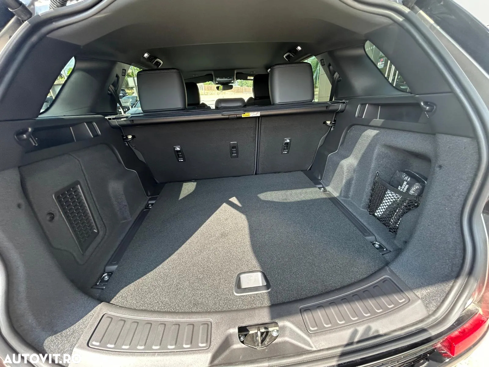 Land Rover Discovery Sport 2.0 D200 R-Dynamic MHEV SE - 11