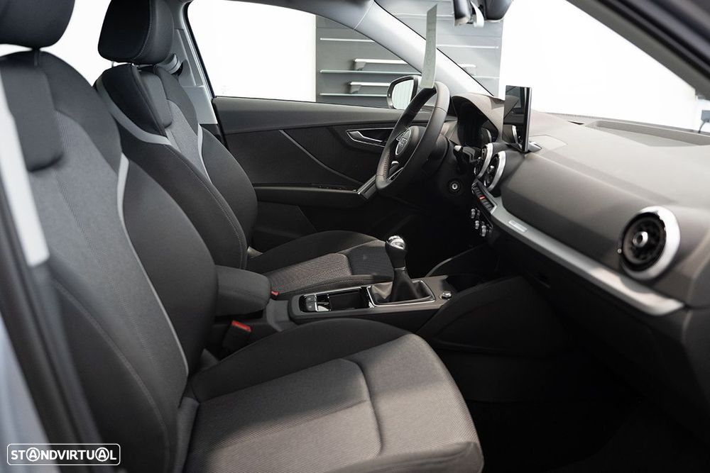 Audi Q2 30 TFSI SE Business - 18