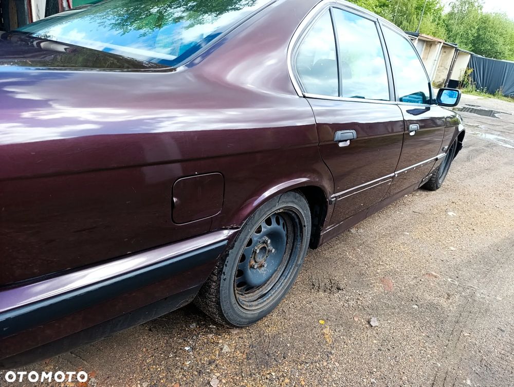 BMW Seria 5 520i - 24