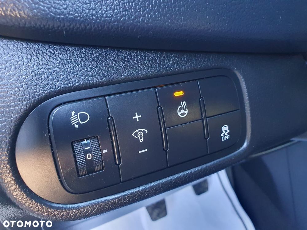 Kia Carens 1.6 GDI Attract - 17