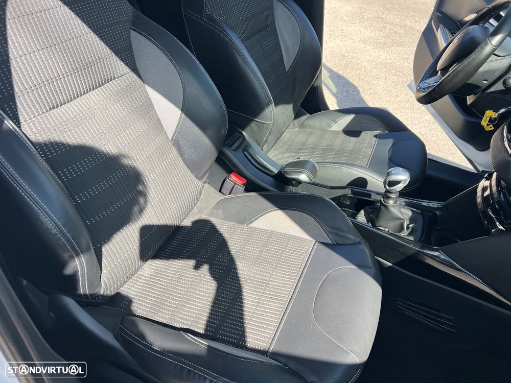 Peugeot 2008 1.6 BlueHDi Allure - 18