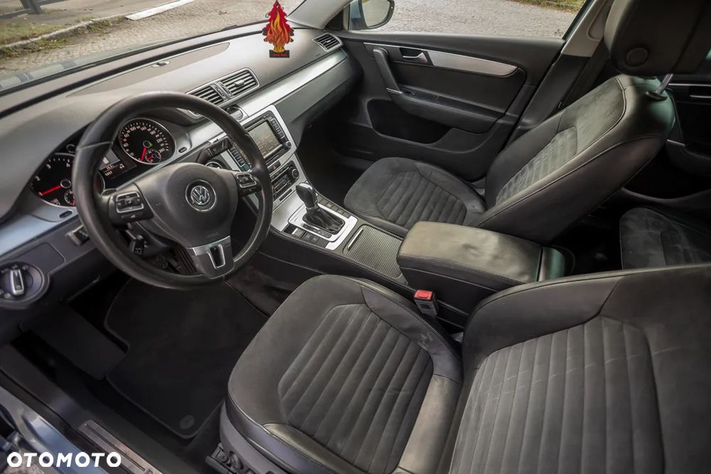 Volkswagen Passat 2.0 TDI DPF Highline DSG - 16