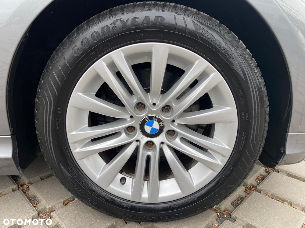 BMW Seria 3 318i Edition Exclusive - 36