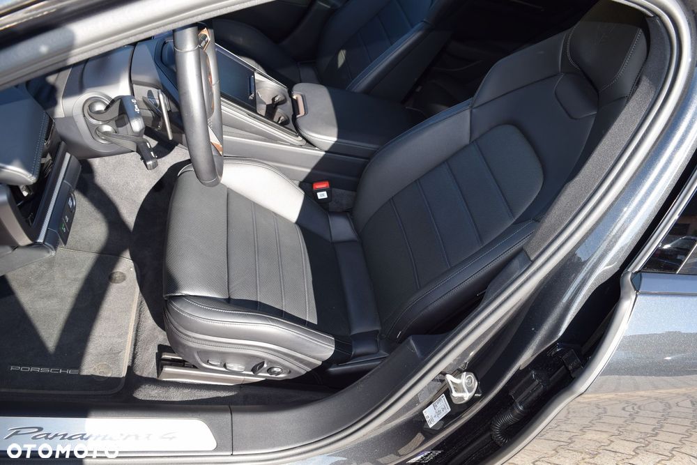 Porsche Panamera 4 - 18