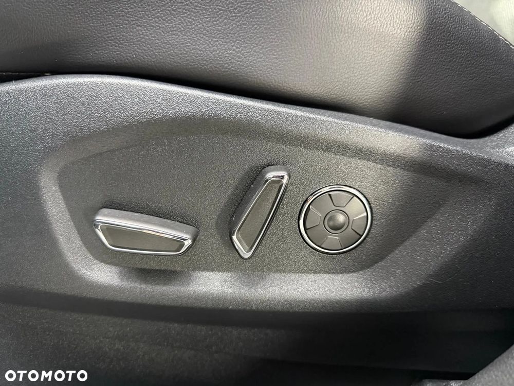 Ford S-Max 2.0 EcoBlue Titanium - 24