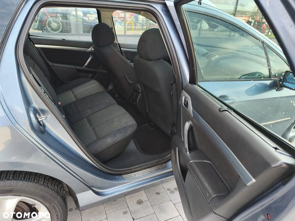 Peugeot 407 - 8