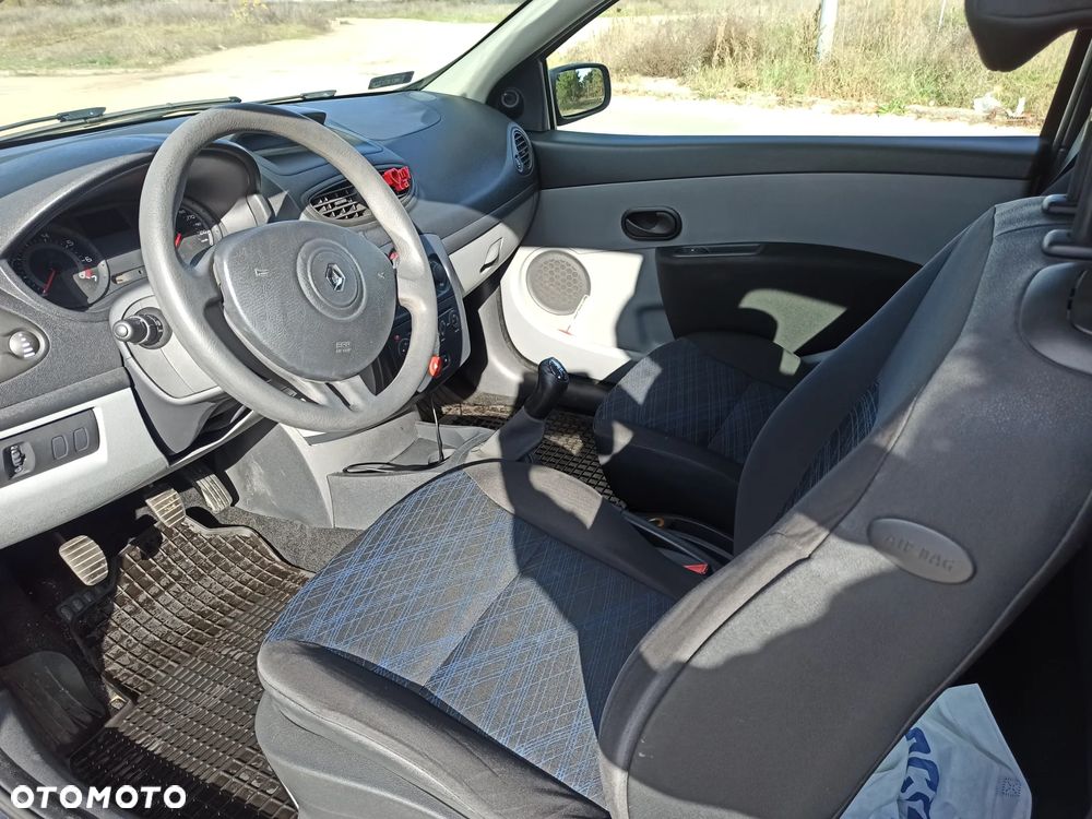 Renault Clio - 7