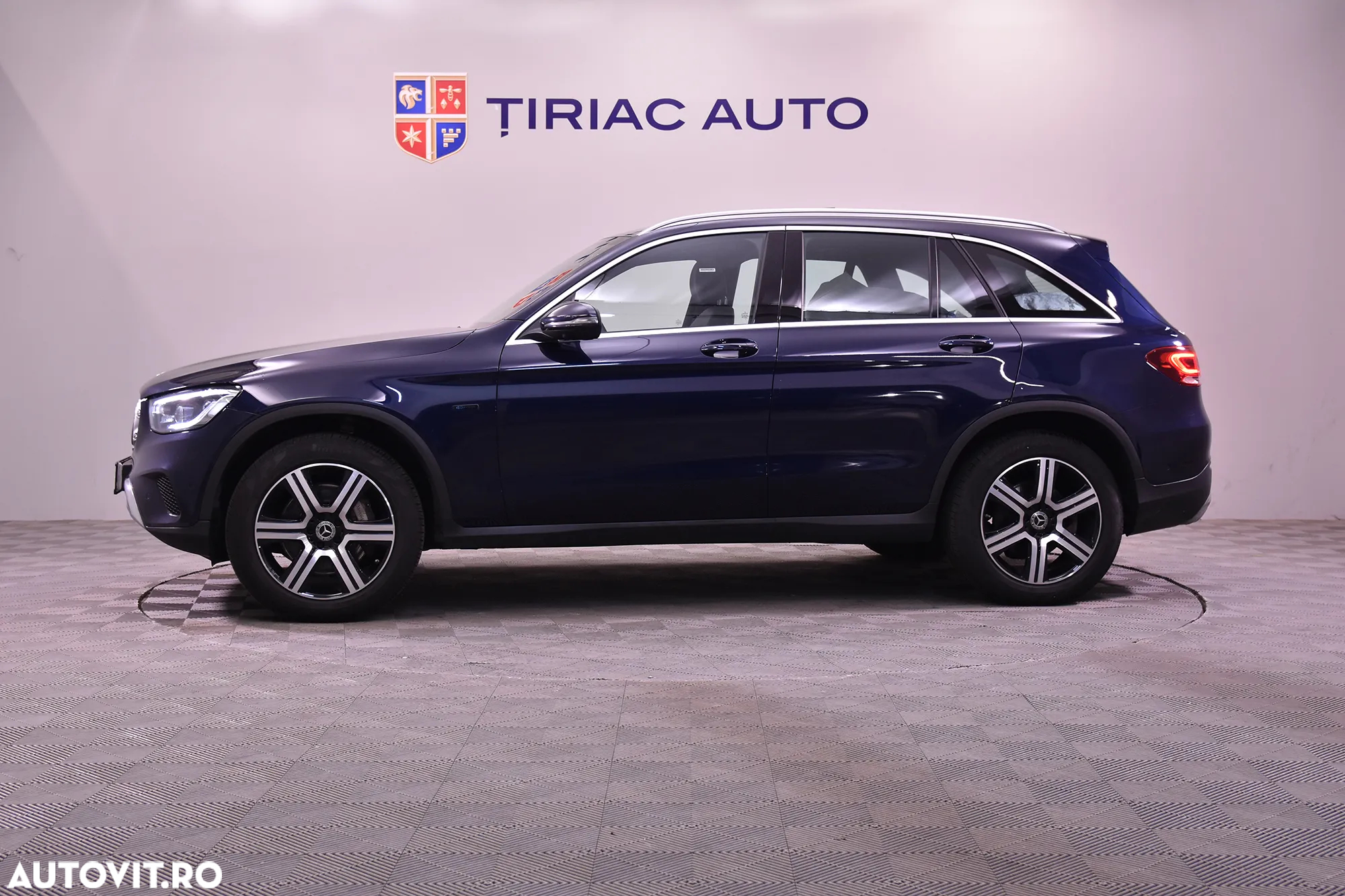 Mercedes-Benz GLC 300 e 4MATIC - 2