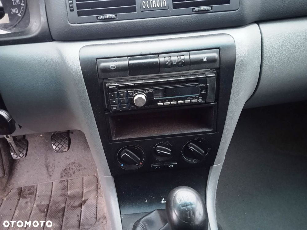 Panel środkowy konsola kratki nawiewu Skoda octavia 1 - 2