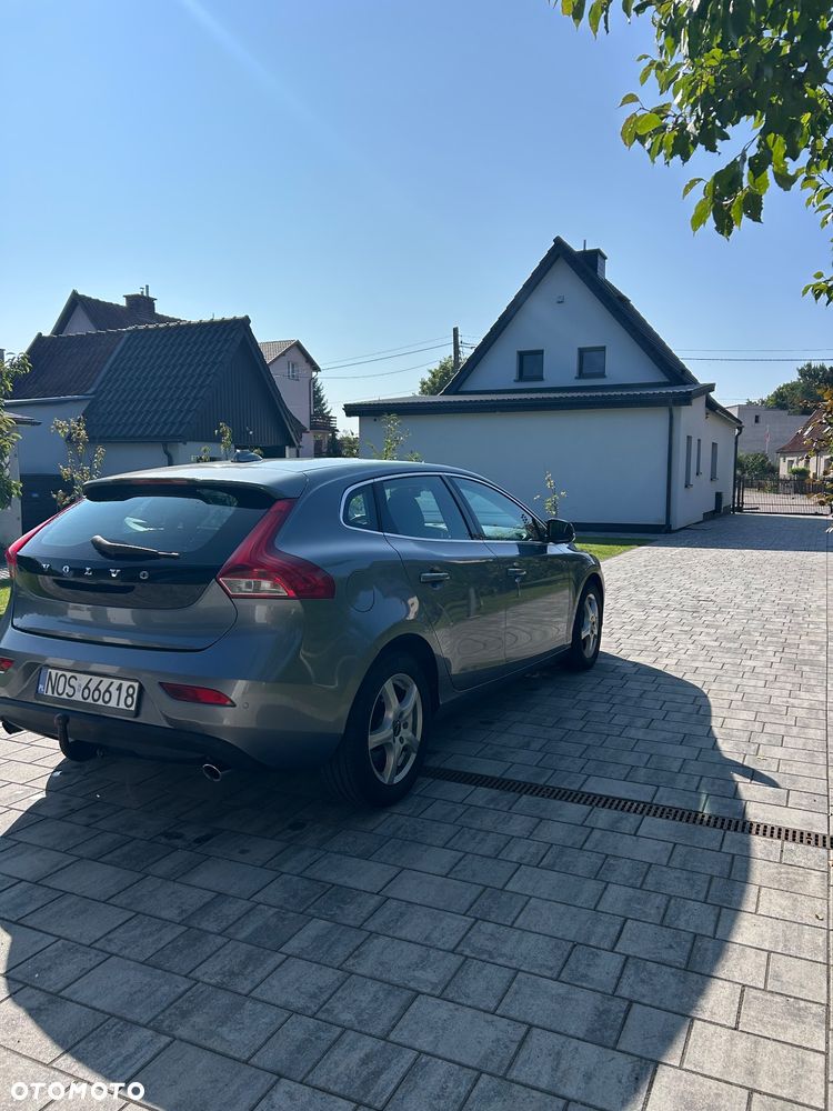 Volvo V40 - 24