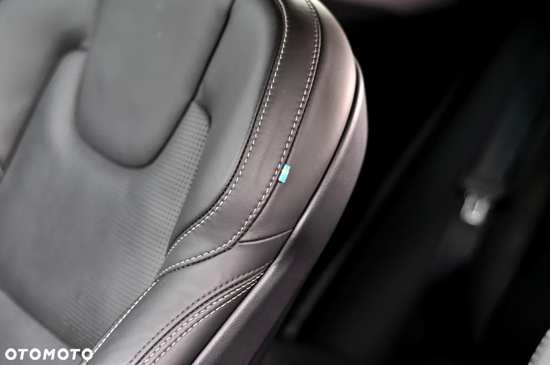 Volvo XC 60 B4 D AWD Inscription - 37