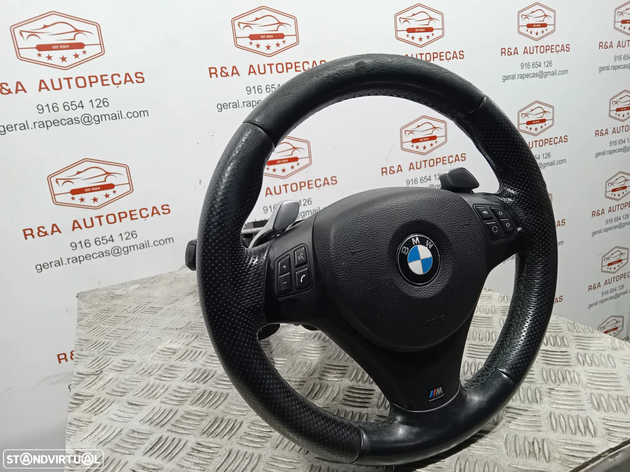 Volante BMW Serie 1 E81 E82 E87 Serie 3 E90 E91 E92 E93 Pack M Original Com Patilhas - 2