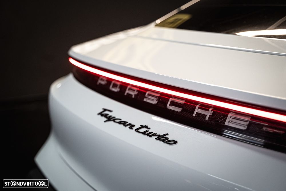 Porsche Taycan Turbo - 3