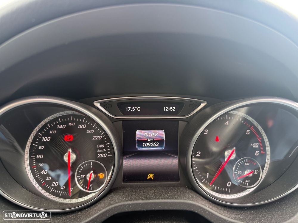 Mercedes-Benz CLA 200 d Shooting Brake - 16