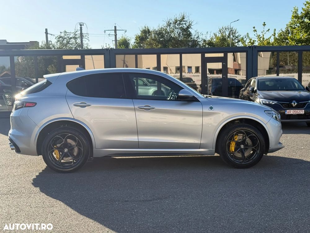 Alfa Romeo Stelvio 2.9 V6 Turbo AWD AT8 Quadrifoglio - 4