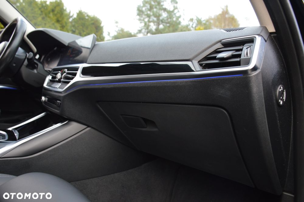 BMW Seria 3 320d Sport Line Shadow - 30