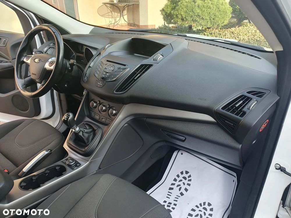 Ford Kuga 1.5 EcoBoost 2x4 Cool & Connect - 14