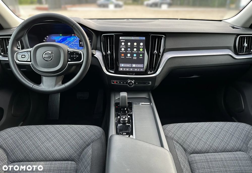 Volvo V60 Cross Country - 13