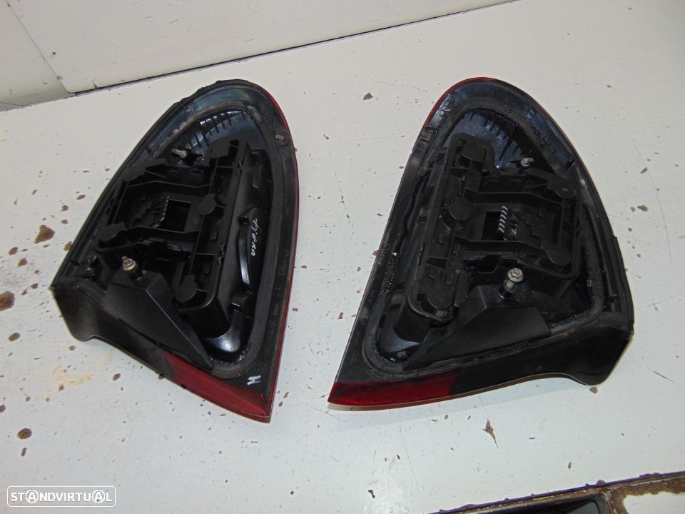 Opel tigra farolins trás originais valeo - 4