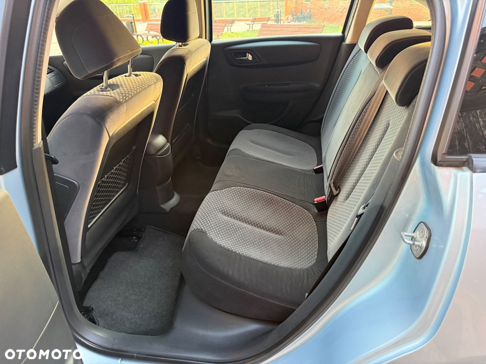 Citroën C4 1.6 16V Confort - 17