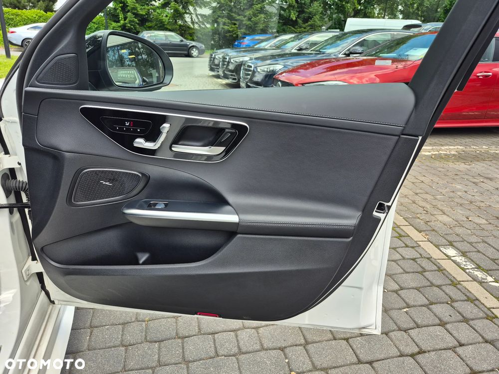 Mercedes-Benz Klasa C 200 mHEV 4-Matic AMG - 35